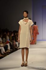 Model walk the ramp for Ritesh Kumar Show at Wills Lifestyle India Fashion Week 2012 day 4 on 9th Oct 2012 (31).JPG